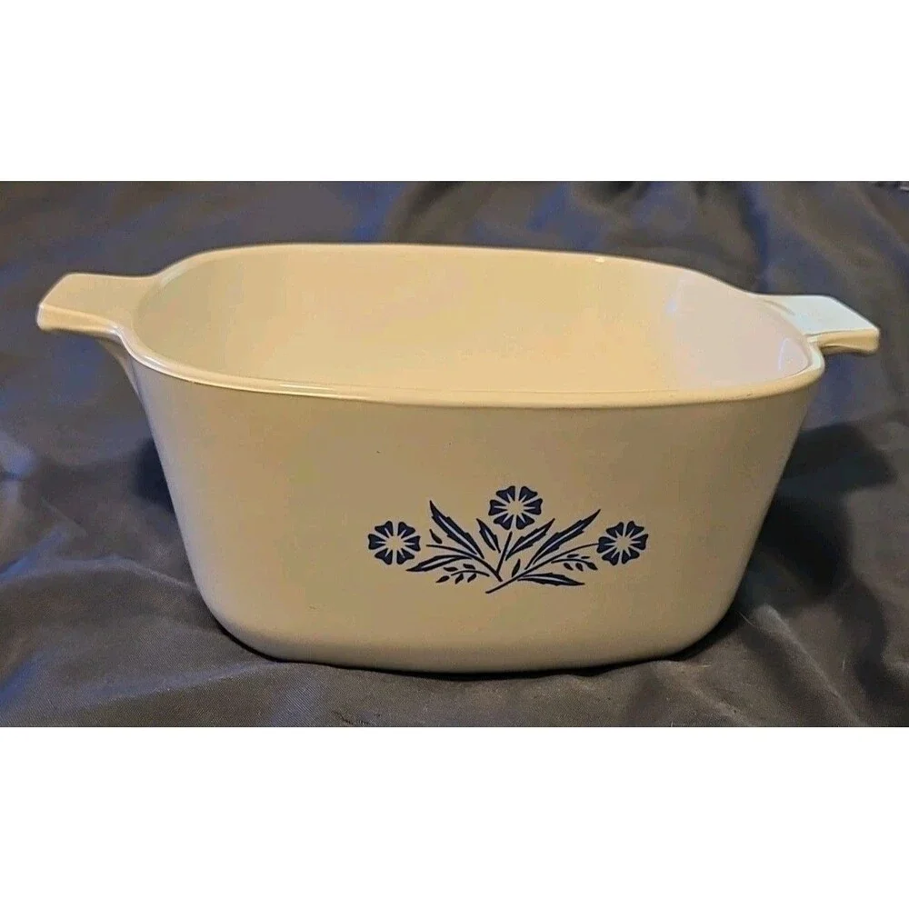 Vintage CorningWare Cornflower Blue Square 1.75 Quart Casserole Baking P-1 3/4-B